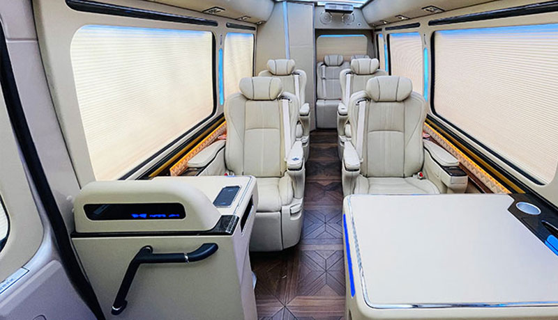 Autobús Toyota Coaster de lujo de 10 asientos con cama