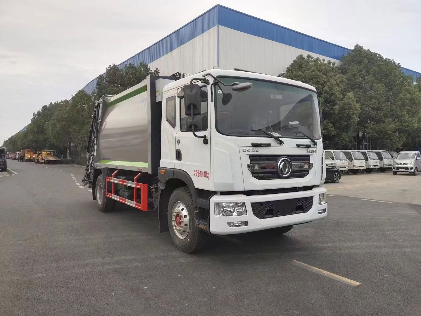 Camión de basura compactador Dongfeng 12 CBM